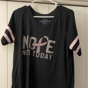 Torrid breast cancer awareness T-shirt